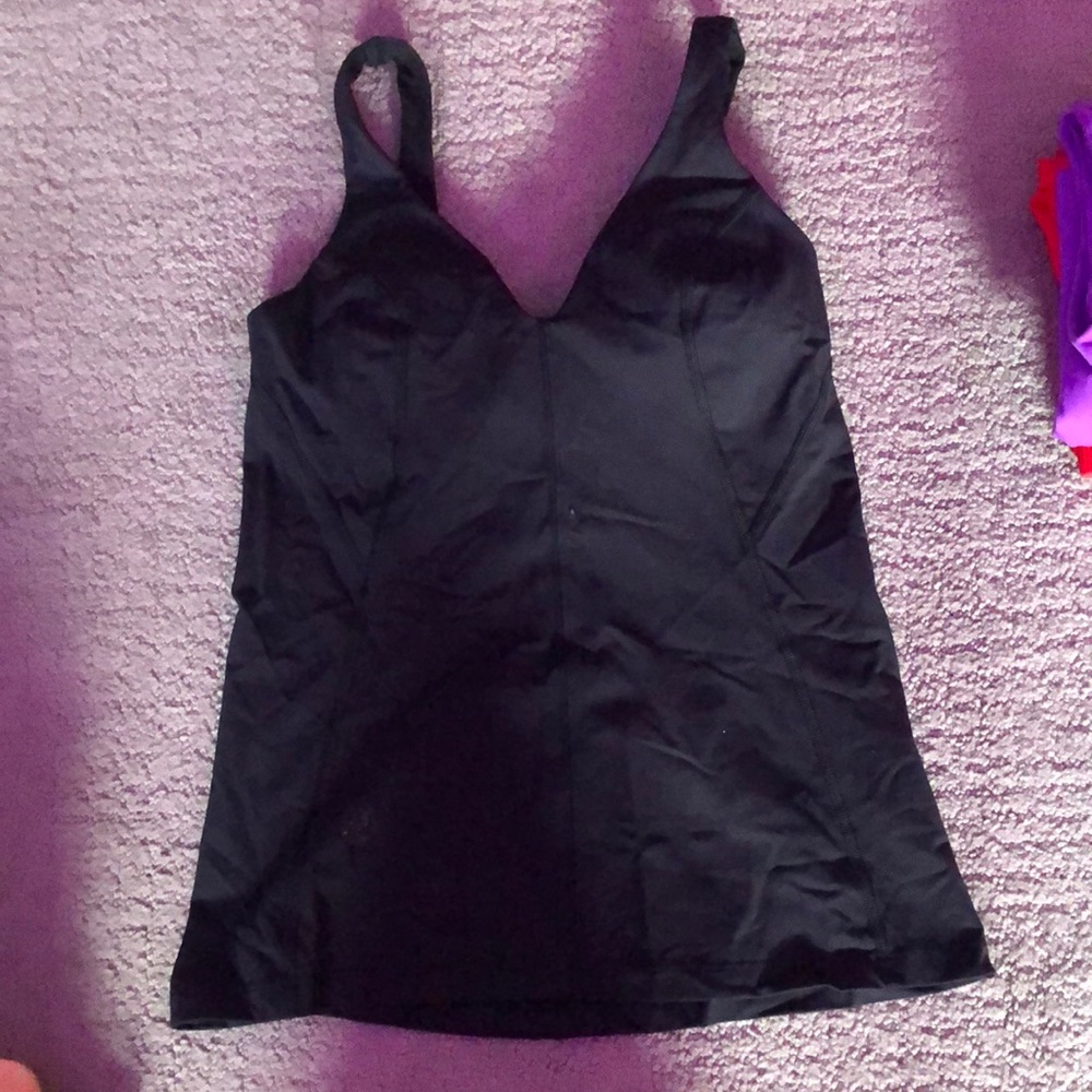 Lululemon exercise top